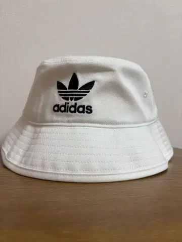 [ 미사용 새상품 ] adidas 화이트 버킷햇