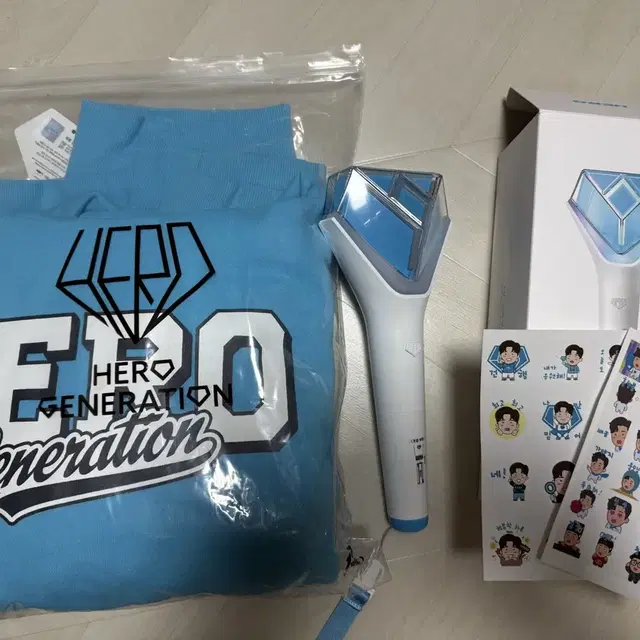 임영웅 공식 후드티 XL 사이즈, 응원봉