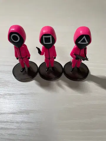 오징어 게임 공식 피규어 3체 세트