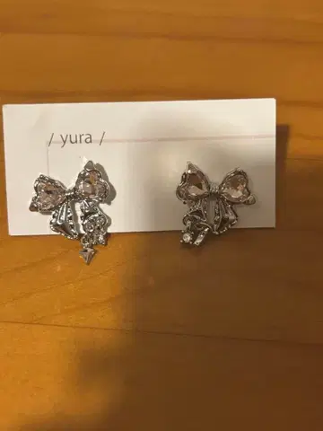 리본 모티브 핑크&실버 귀걸이