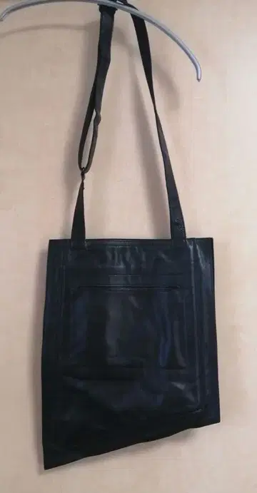 마사키마츠시마 MASAKI MATSUSHIMA 사다리꼴 가죽 숄더