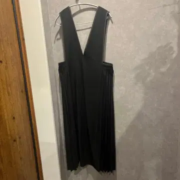 Auntie P 블랙 원피스 V넥