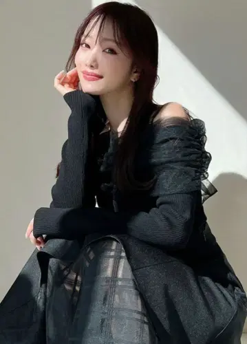 리젝시 백리본 오프숄더 니트탑