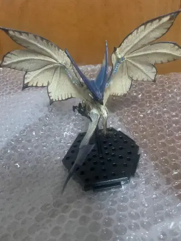 몬스터 헌터 월드 레이기애나 피규어