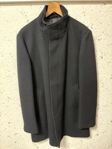 블랙 버튼 코트