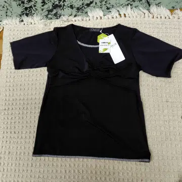 Chacott 블랙 반팔 T셔츠