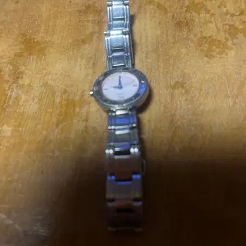 실버 스테인리스 스틸 아날로그 손목시계