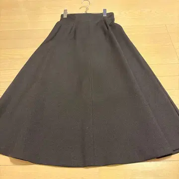 [ 새상품급 ] natural beauty basic 블랙 플레어 스커트