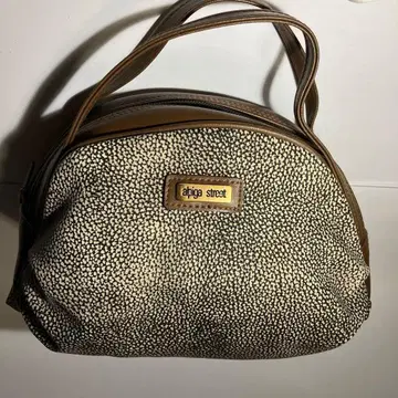 도트 무늬 핸드백