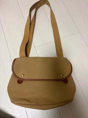 브래디 베이지 숄더백