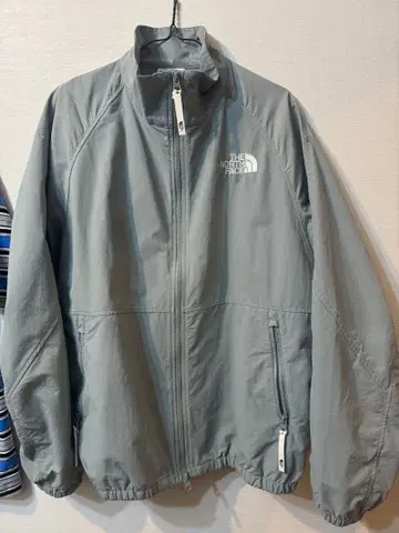 THE NORTH FACE 라이트 그린 나일론 자켓