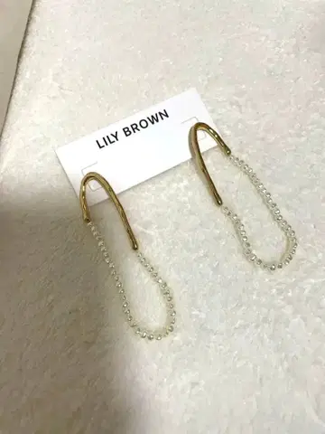 LILY BROWN 골드 후프 펄 귀걸이