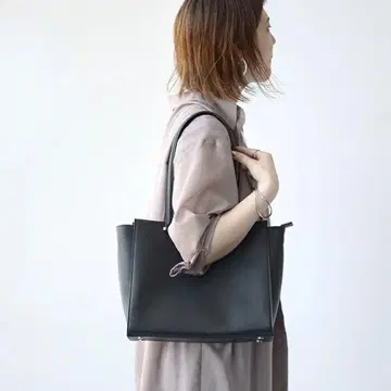 HITCHHIKEMARKET 토트백