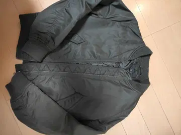 유니클로 그린 MA-1 자켓 M 사이즈