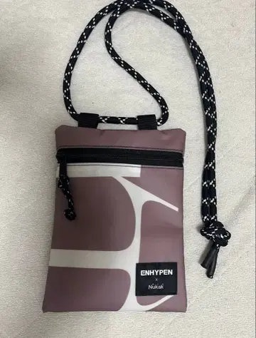 새상품! ENHYPEN x NUKAK 스트링 크로스백