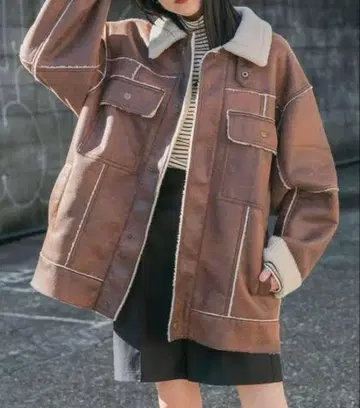 KBF 오버 사이즈 보아 자켓