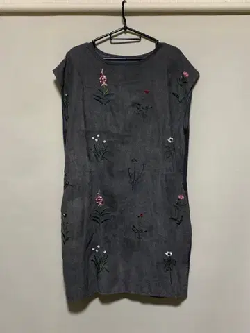 [ 새상품급 ] APAISER 자수 장식 그레이 스웨이드풍 튜닉 원피스