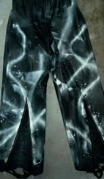 [ 최종 가격 인하 ] 리메이크 가죽 팬츠