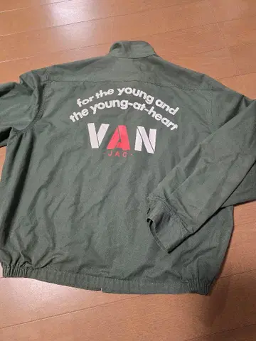 VAN JAC 스윙탑 그린 사이즈 M 아치 로고