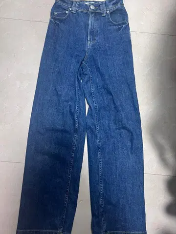 야눅 릴리스 와이드 스트레이트