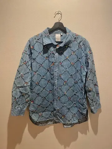 niko and KEITA MARUYAMA 꽃무늬 자수 데님 셔츠