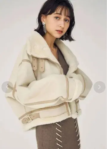 아이보리 숏 기장 무스탕 코트 S MERCURYDUO