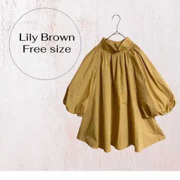 르 블랑 벌룬 슬리브 블라우스 베이지색 프리 사이즈 엘레강트