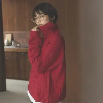 마주르 루즈 터틀 니트