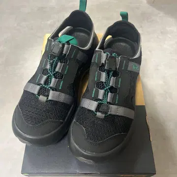 Teva 아웃플로우 샌들