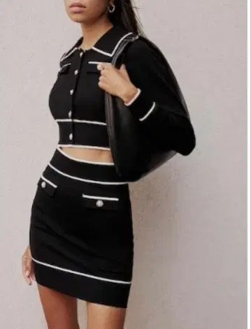 Lichi 블랙 스트라이프 니트 셋업