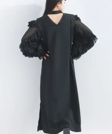 terrace 플루엔트카르제 x 쉬폰 프릴 시어 슬리브 원피스