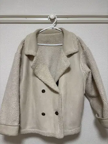 크림색 보아 더블 브레스트 자켓