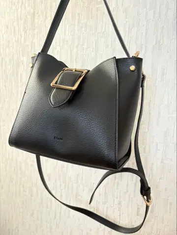 Elura 버클 디자인 숄더