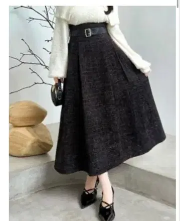 사이드 턱 벨트 플레어 스커트 dazzlin