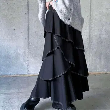 pageboy 스티치 티어드 플레어 스커트 블랙