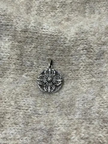 간사이 오사카 엑스포 부탄 펜던트 탑