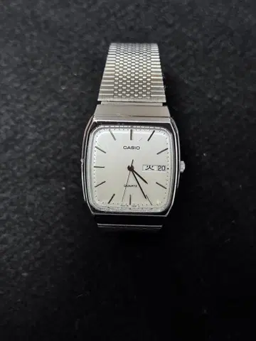 CASIO 쿼츠 손목시계 실버 메쉬 밴드 MQ-517