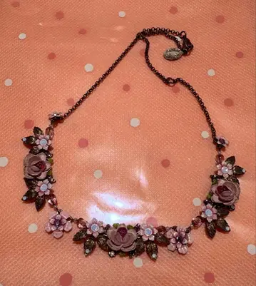 미하엘 네그린 꽃 모티브 목걸이