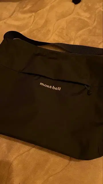 몽벨 베르니나 숄더 M 블랙