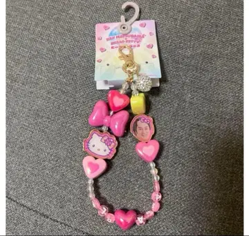 새상품 마츠켄 삼바 x 헬로키티 콜라보 비즈 스트랩