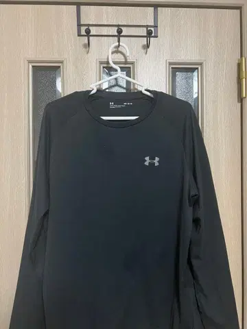언더아머 블랙 긴팔 티셔츠 M