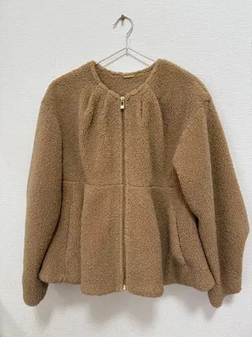 CELFORD 보아 페플럼 자켓