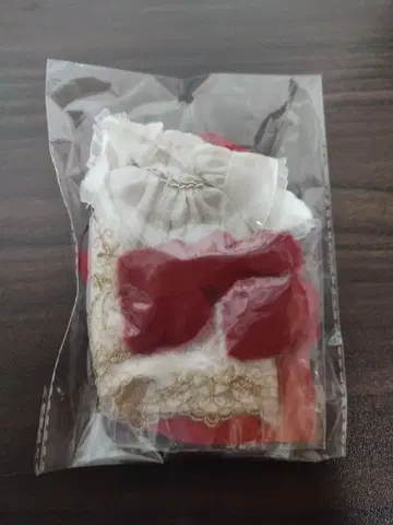 루나에게 바치는 홍월십자가 아웃핏