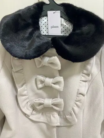 택 포함 새상품 pium 요크 프릴 리본 도리 코트 핑크 블랙