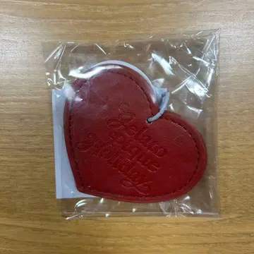 젤라또피케 팝업 스토어 가챠가챠 거울 달린 참