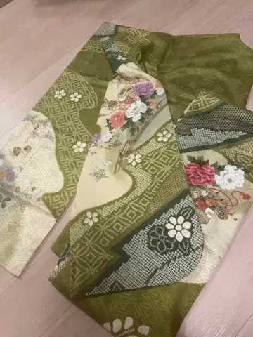 후리소데 그린 컬러 꽃무늬 실크