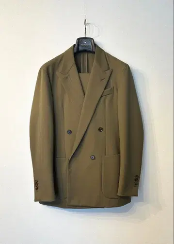 [컨디션 최상] CARUSO 더블 브레스트 수트 46 카키