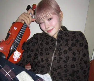 nugu haku 플라워 더블 지퍼 트레이닝복