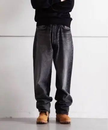 SELVEDGE FADED HEAVY DENIM WIDE PANTS 3
