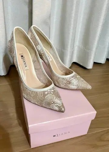 DIANA 브라이덜 슈즈 꽃무늬 레이스 하이힐 베이지